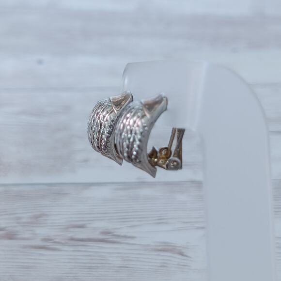 Vintage Clip On Earrings Stylish Statement Silver Tone Chunky 7/8" - Picture 2 of 9